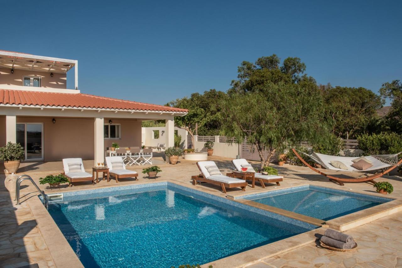 Filothei Beach House With Pool Kalamaki  Esterno foto