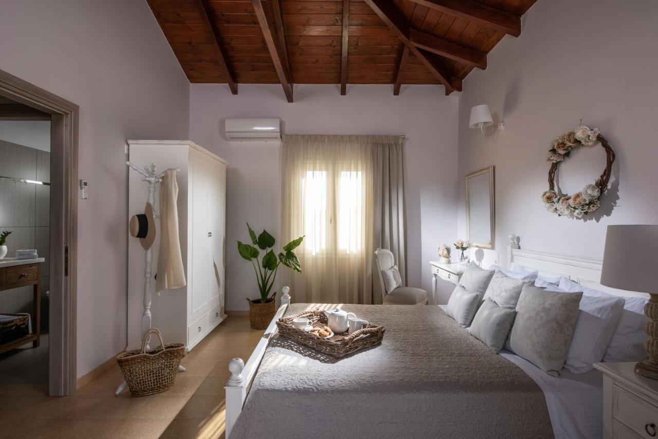 Filothei Beach House With Pool Kalamaki  Esterno foto